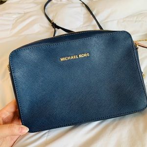 Michael Kors Jet Set Crossbody Purse